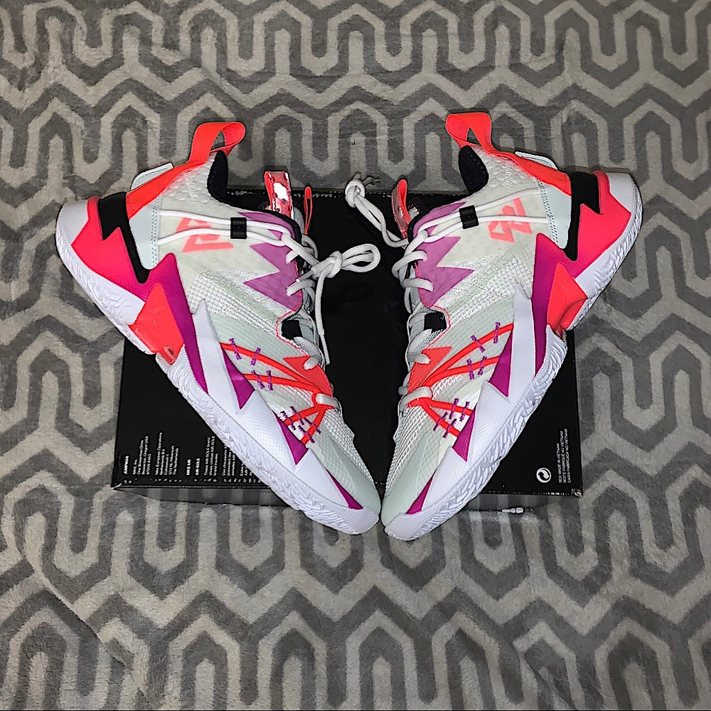 Jordan Why Not Zer0.3 SE Spruce Aura Flash Crimson